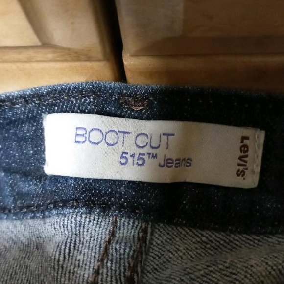 Levi's 10L - (Pre-loved) - Picture 4 of 11